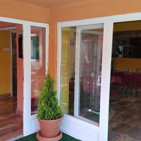 Havanna Etterem Es Vendeghaz Hotel Putnok Екстериор снимка
