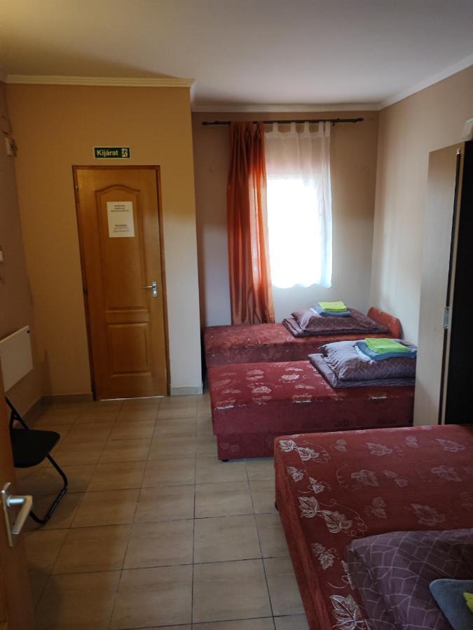 Havanna Etterem Es Vendeghaz Hotel Putnok Екстериор снимка