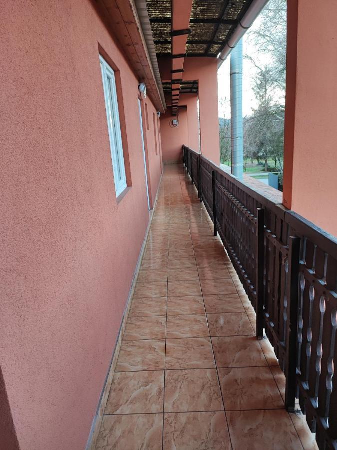Havanna Etterem Es Vendeghaz Hotel Putnok Екстериор снимка